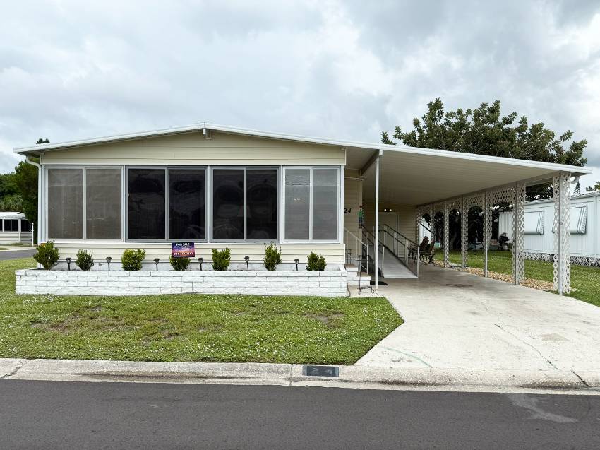 Bradenton, FL Mobile Home for Sale located at 24 Peach Ave Terra Palm